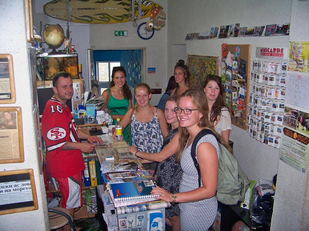 Yo Ho Hostel Варна Экстерьер фото