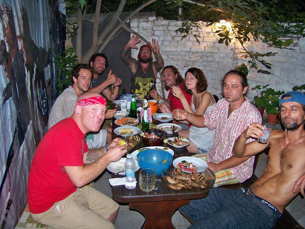 Yo Ho Hostel Варна Экстерьер фото