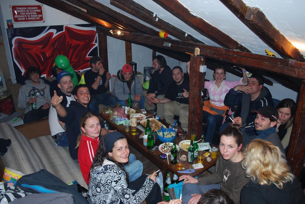 Yo Ho Hostel Варна Экстерьер фото