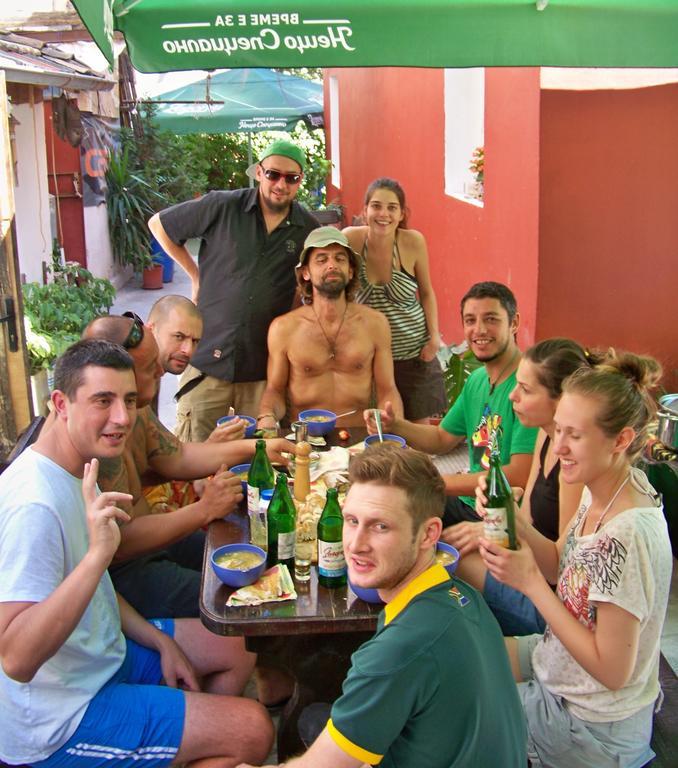 Yo Ho Hostel Варна Экстерьер фото