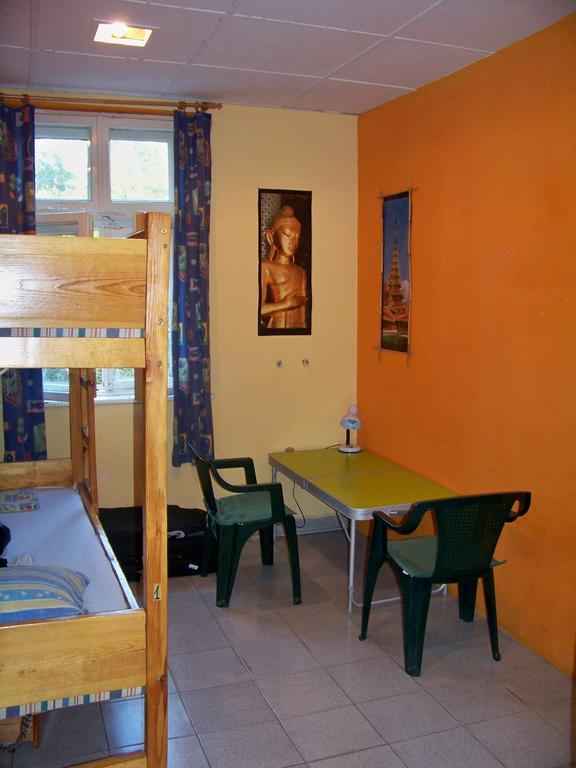 Yo Ho Hostel Варна Экстерьер фото