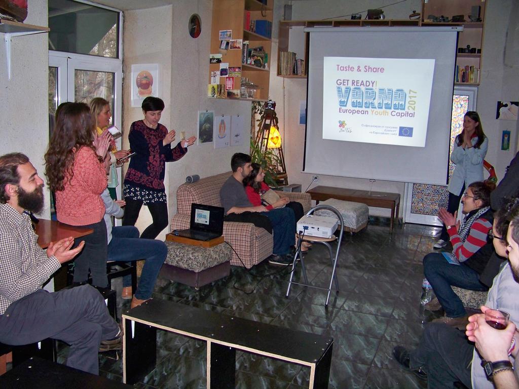 Yo Ho Hostel Варна Экстерьер фото
