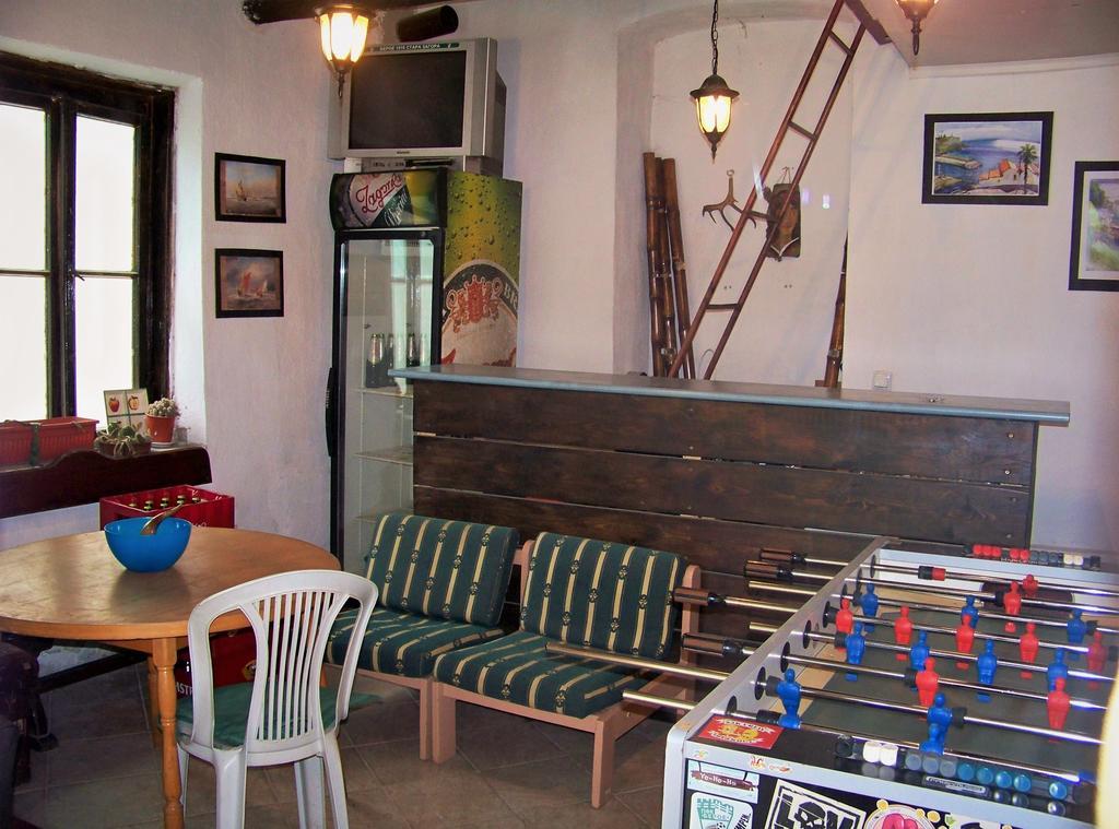 Yo Ho Hostel Варна Экстерьер фото